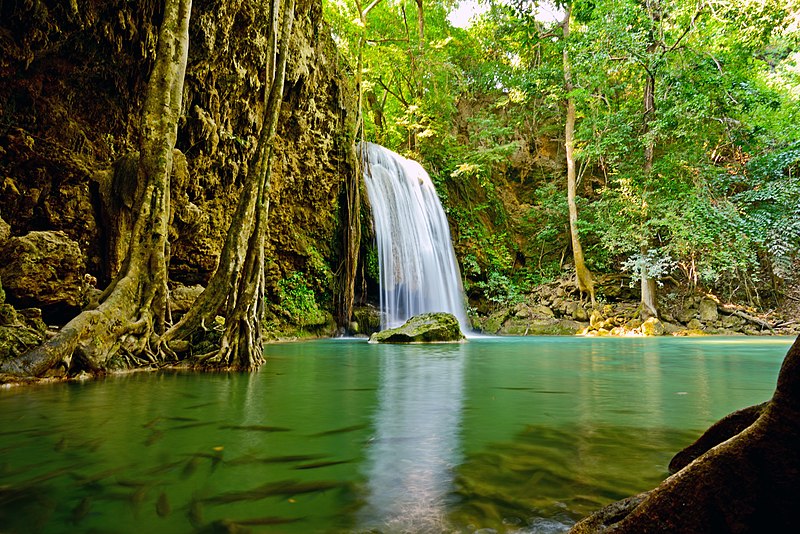 Cascata parco nazionale Erawan Thailandia